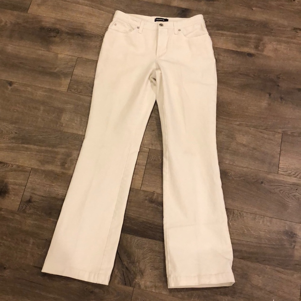 Cambio Brenda Jeans Size 8 White Pockets. Fits more like a size 6.